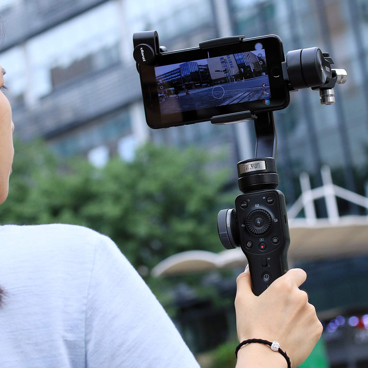 Ulanzi 1.33X 17 mm Anamorphic Lens for Smartphones – Cinematic Mobile Video with 2.40:1 Flare - Price In Oman
