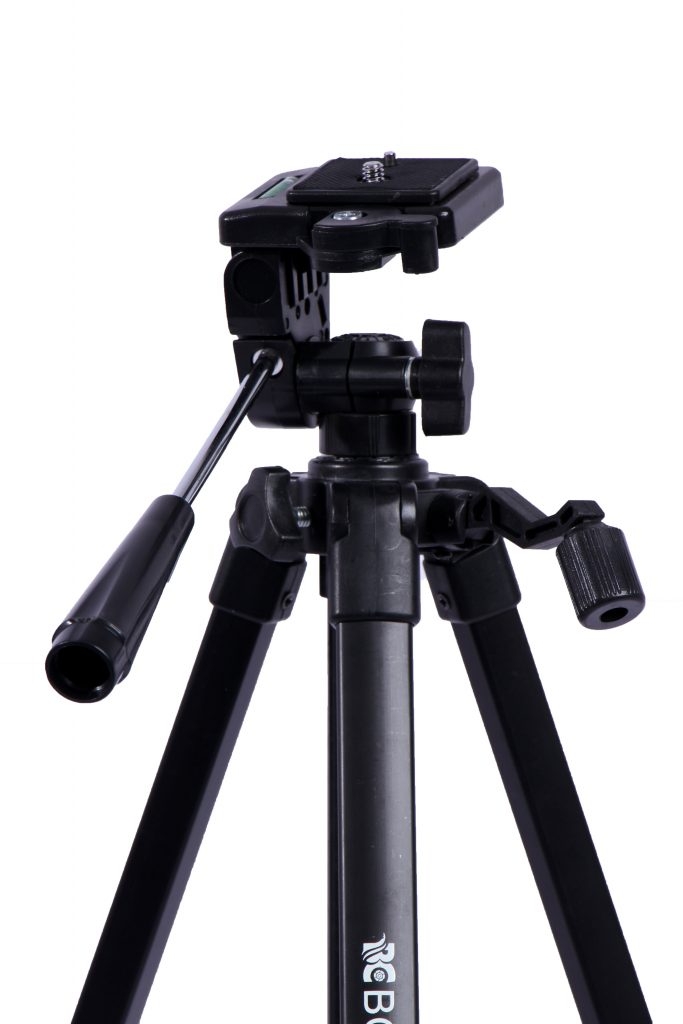 BC-330A Professional Camera Tripod – Lightweight Aluminum Tripod Stand with Quick Release Plate – Ideal for DSLR Cameras - Price In Oman