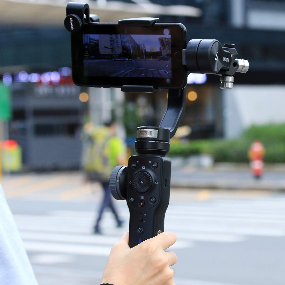 Ulanzi 1.33X 17 mm Anamorphic Lens for Smartphones – Cinematic Mobile Video with 2.40:1 Flare - Price In Oman