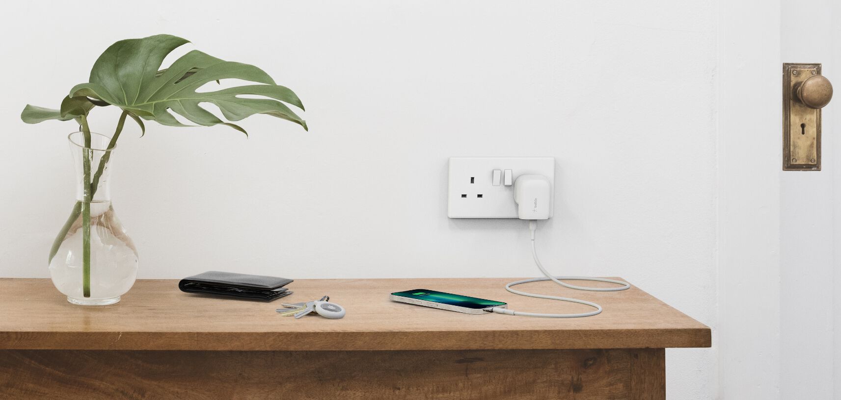 Belkin BoostCharge USB‑C PPS Wall Charger 30 W – PD 3.0 Fast Charge - Price In Oman Muscat