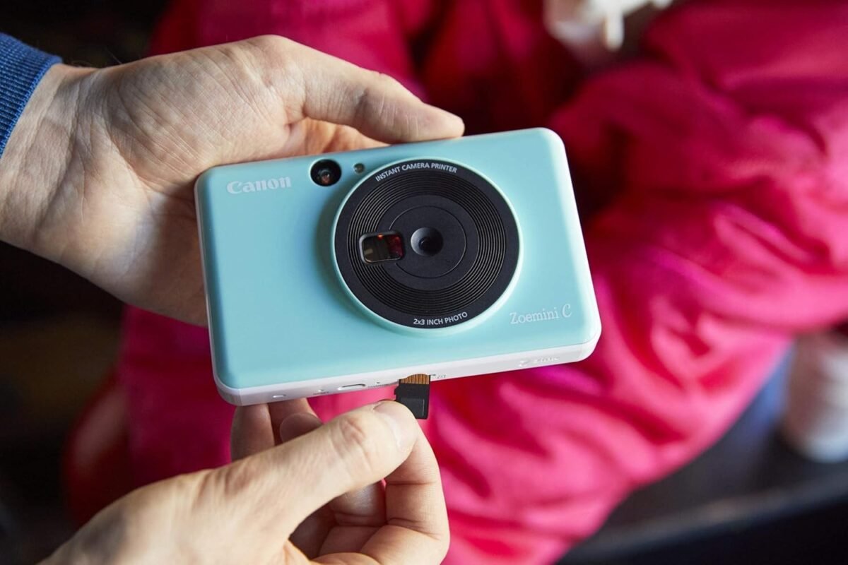 Canon Zoemini C Instant Camera Printer in Oman – Compact, Fun & Portable Printing - Image 4