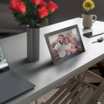 Porodo PIXELLE 10.1″ Smart Mirror Frame with Touchscreen & Mirror Glass Technology – Wi-Fi Photo, Clock & Weather Display - Image 2