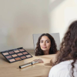 Porodo PIXELLE 10.1″ Smart Mirror Frame with Touchscreen & Mirror Glass Technology – Wi-Fi Photo, Clock & Weather Display - Image 4