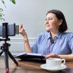 Porodo Wireless Collar Double Microphone with Charging Case – Dual Compatibility - Best Price In Muscat Oman - Image 4