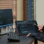 Powerology Ultra Slim 15.6" Full HD Portable Monitor with Dual Speakers (PPMN156BK) – USB-C & HDMI Connectivity - Image 3