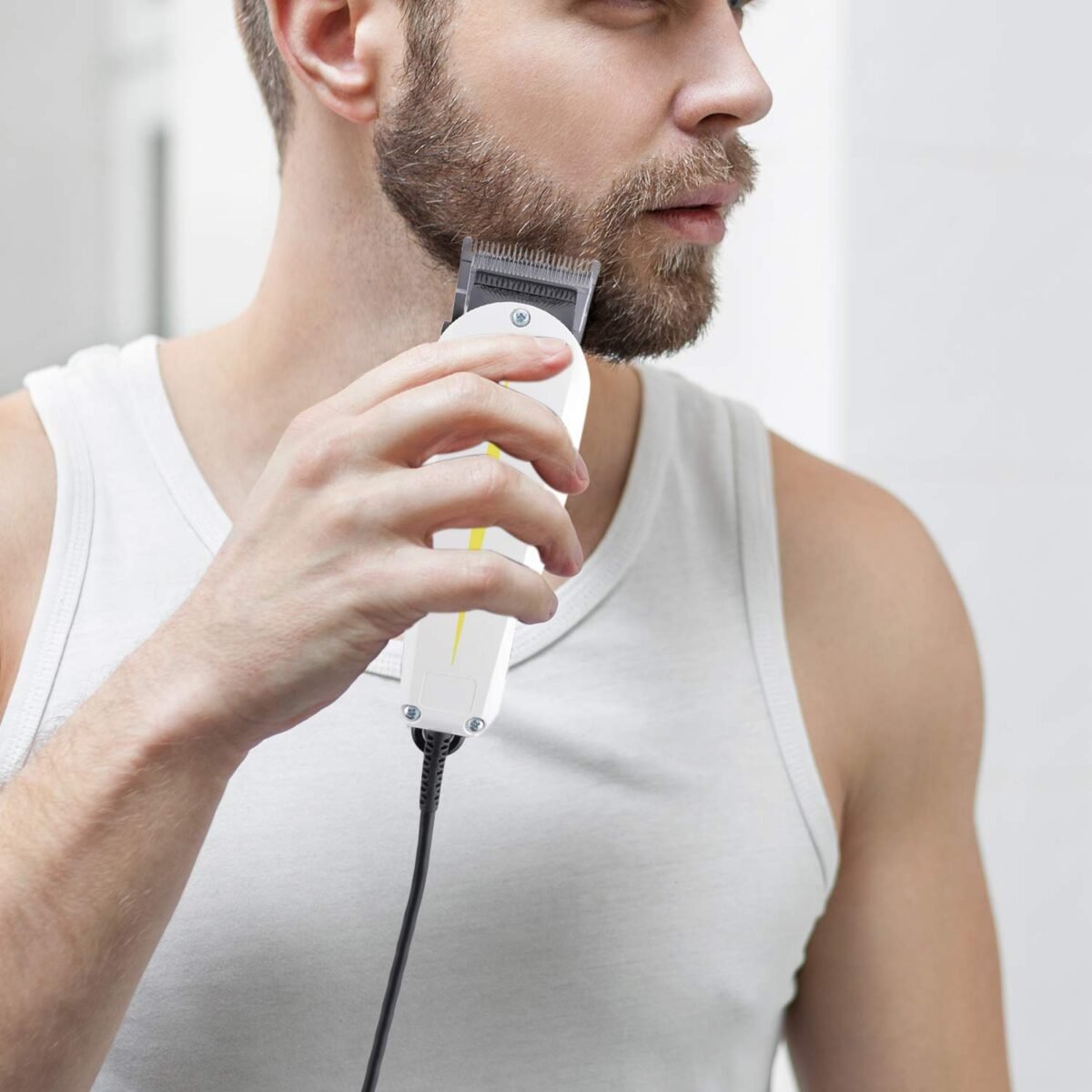 WAHL Super Taper Professional Corded Hair Clipper – V5000 Motor, Chrome-Plated Blades, Adjustable Taper Lever, - Image 4
