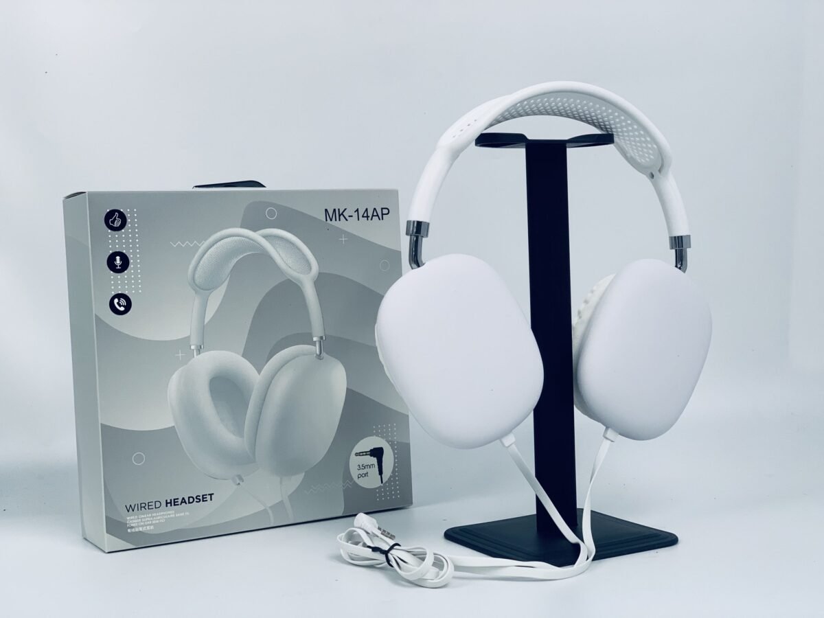 Wired Headset with Noise-Cancelling Mic & 3.5mm Jack – Ideal for Gaming, Office, and Music Price in Oman - Image 2